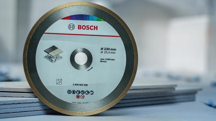 Produktbild Bosch Professional Zubehör Diamanttrennscheibe Standard for Ceramic, 200 x 25,40 x 1,6 x 7 mm