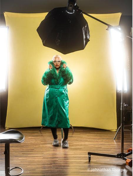 Produktbild Westcott X Drop Pro Kreukbestendige Achtergrond Kanarie Geel (2.4 x 2.4 m) (240 cm, 240 cm)