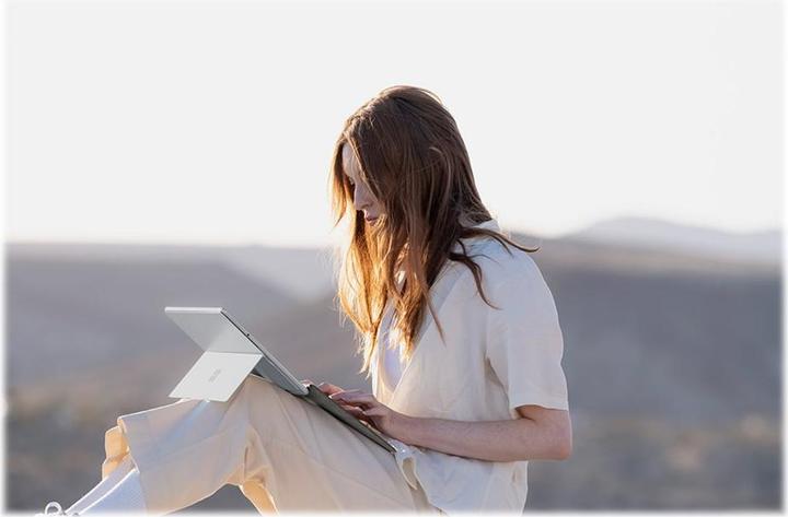 Produktbild Microsoft Surface Pro 13-Zoll Keyboard mit Slim Pen 2 (DE, Docking)