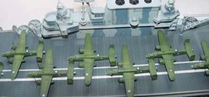 Image du produit Trumpeter Porte-avions USS Hornet CV 8