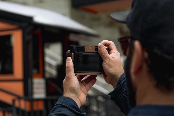 Actual product image PolarPro BaseGrip - Leica Q3 - Bronze (LQ3-BASE-BRNZ) (Handgrip)