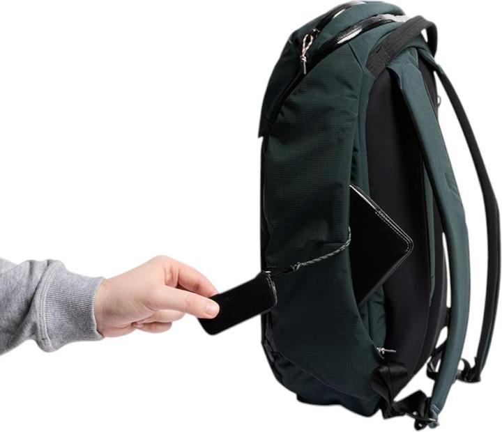 Actual product image Bellroy Venture - Ready Pack 20L, Deep Ocean (20 l)