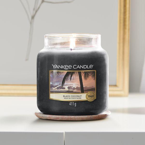 Actual product image Yankee Candle Black Coconut (411 g)