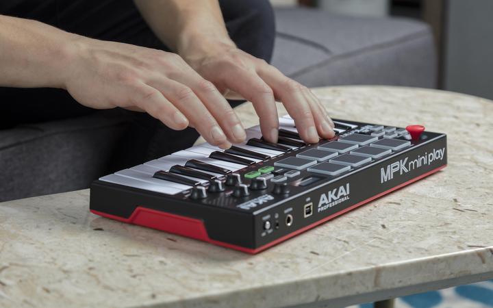 Immagine prodotto Akai Professional MPK Mini Play (Tastiera)