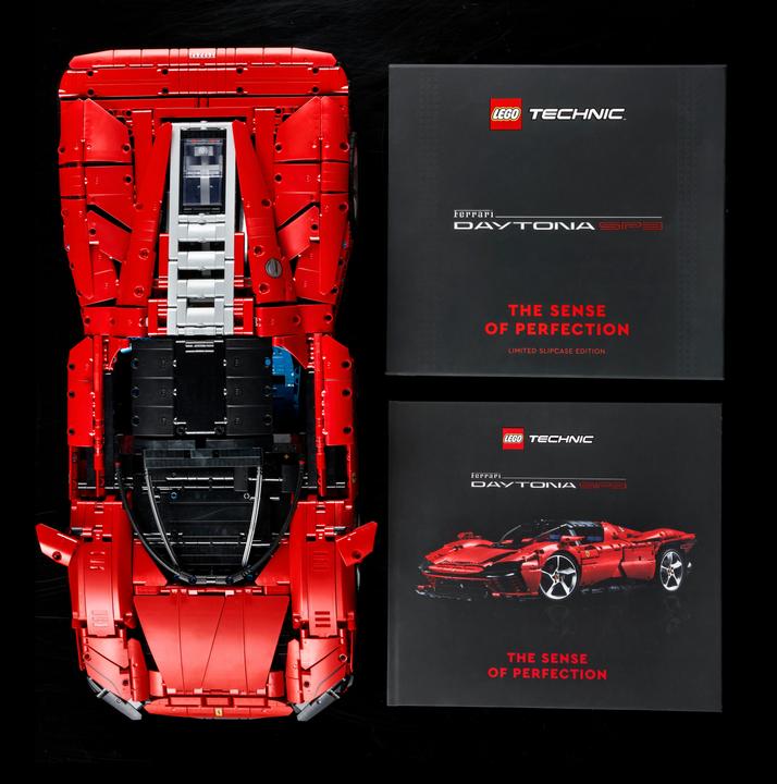 Actual product image LEGO Ferrari Daytona (42143, LEGO Technic)