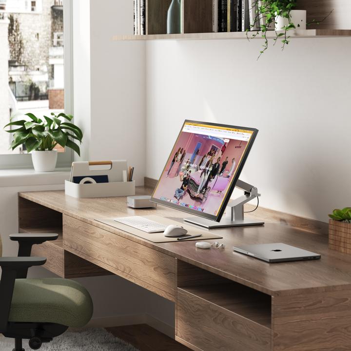 Actual product image Alogic Clarity 6K Touch 32C6KPDTF (6016 x 3384 pixels, 32")