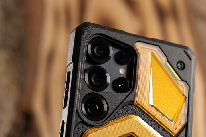 Actual product image UAG Monarch Pro Case with magnetic module- Limited Edition- Samsung (Samsung Galaxy S25 Ultra)