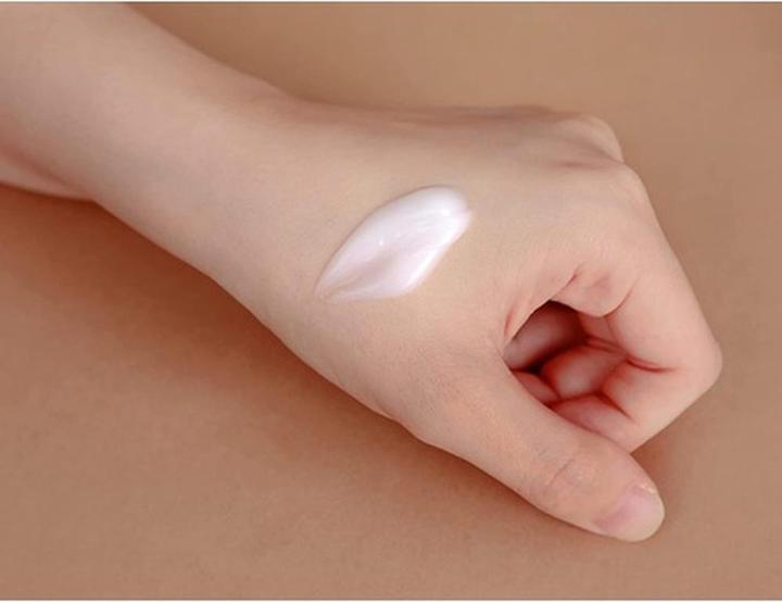 Actual product image Mizon Multi Function Formula Snail (120 ml)