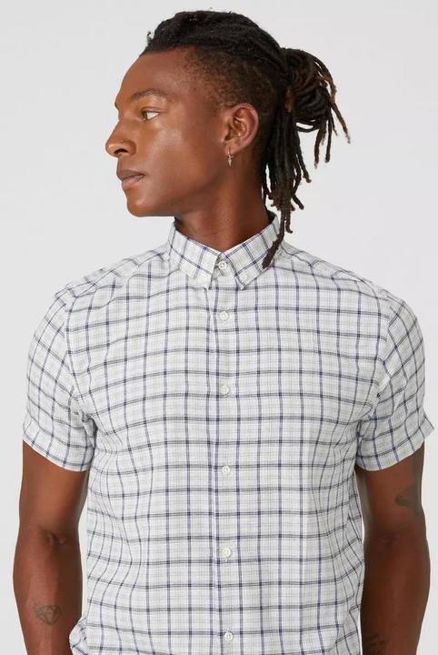 Actual product image Universal Textiles Structured shirt (M)