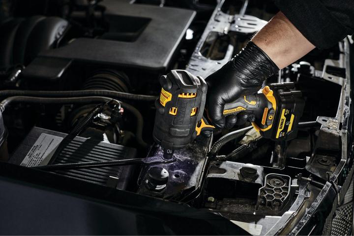 Produktbild DeWalt 12 Volt / 5 Ah AkkuSchlagschrauber (3/8") mit 340 Nm, in spezieller Automotive und Industr (Schlagschrauber)