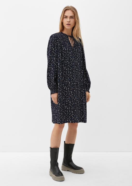 Actual product image S.Oliver Kleid Viskosekleid mit Smok-Details (32)