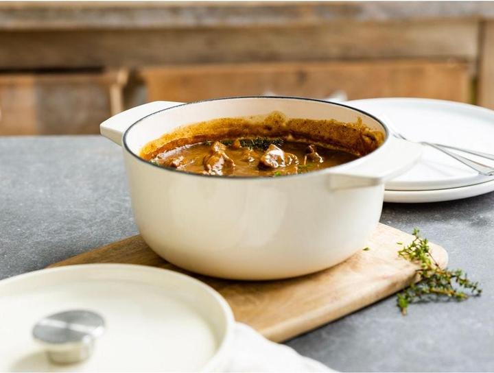 Actual product image KitchenAid braadpan 22cm - gemailleerd gietijzer - amandel wit - rond (26 cm, Casserole + Stewpot, Cast iron)
