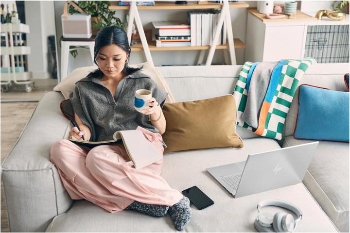 Actual product image HP VMI ENVY 17-cr0706nz, Intel Core i7-1260P, DDR4, SSD, FHD, 17.3 inch, UMA, Win11 Home (17.30", 512 GB, 16 GB, CH, Intel Core i7-1260P)