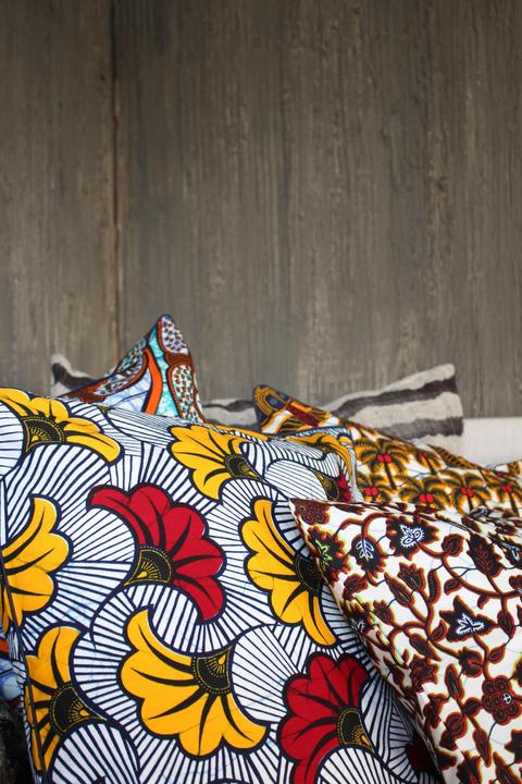 Actual product image Cassare Flowers Vlisco (50 x 50 cm)