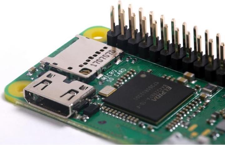 Image du produit Raspberry Pi Zéro WH avec en-tête GPIO
