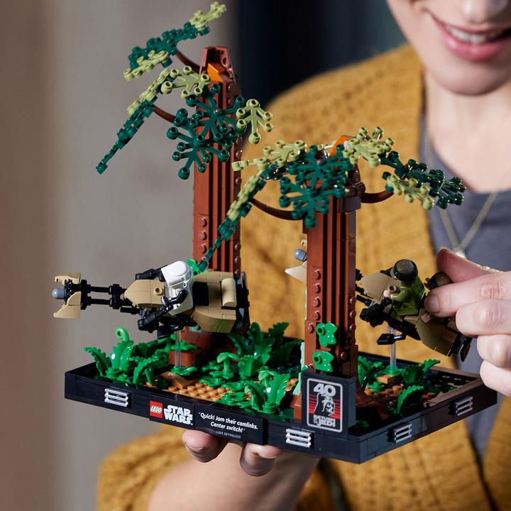 Image du produit LEGO Poursuite sur Endor - Diorama (75353, LEGO Star Wars)