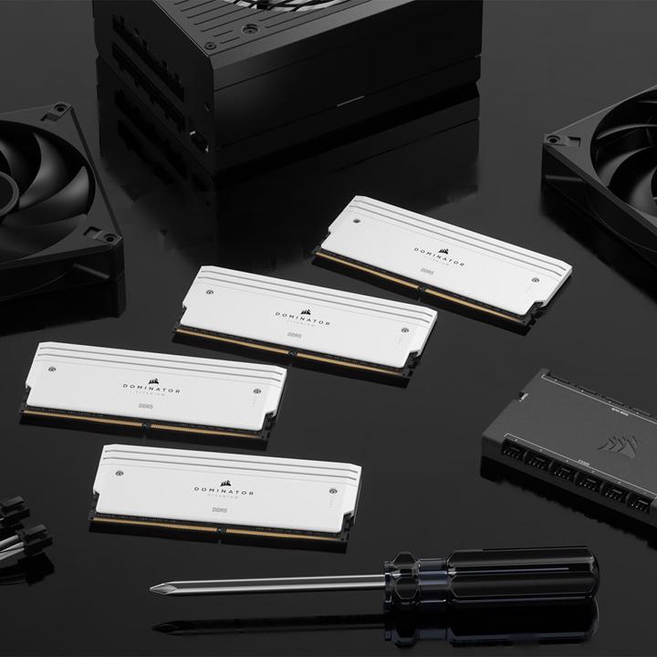 Actual product image Corsair Dominator Titanium (2 x 32GB, 6400 MHz, DDR5 RAM, DIMM)