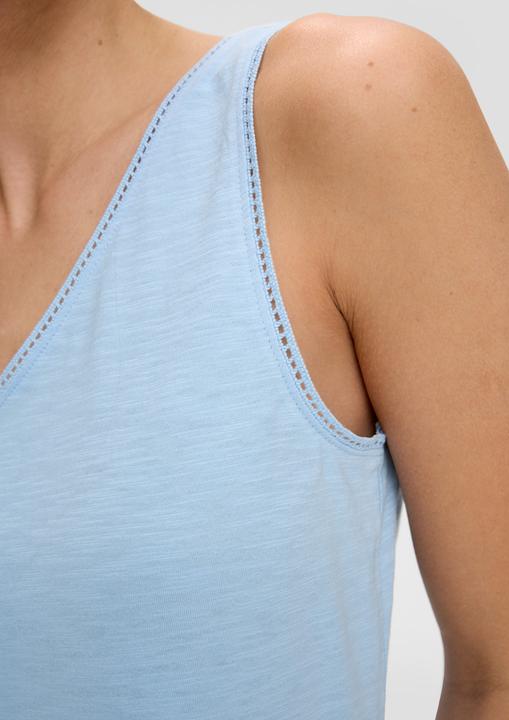 Actual product image S.Oliver T-Shirt Ärmelloses Top mit V-Ausschnitt und Flammgarnstruktur (48)