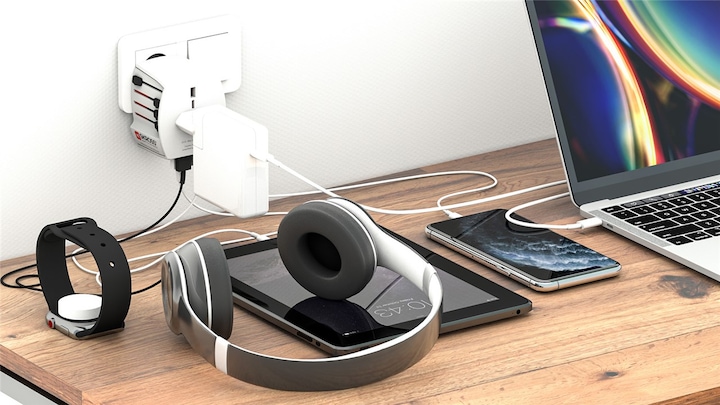 Actual product image Skross Travel adapter MUV USB