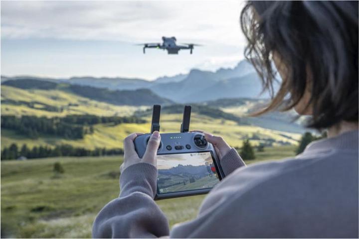 Image du produit DJI Mini 5 Pro Fly More Combo (DJI RC2) (36 min, 249.90 g, 50 Mpx)