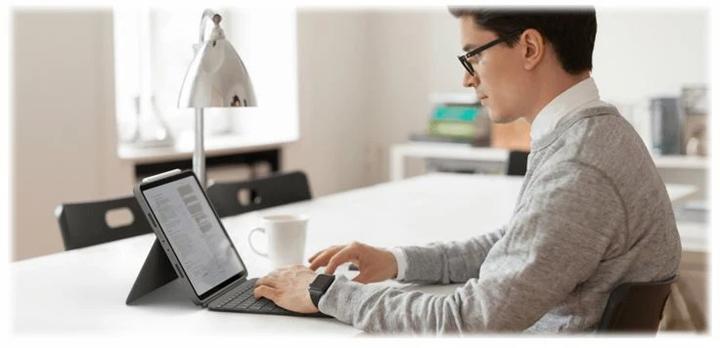 Image du produit Logitech Combo Touch - Grey - Fra - Central (FR, iPad Pro 12.9 2021 (5ème génération))
