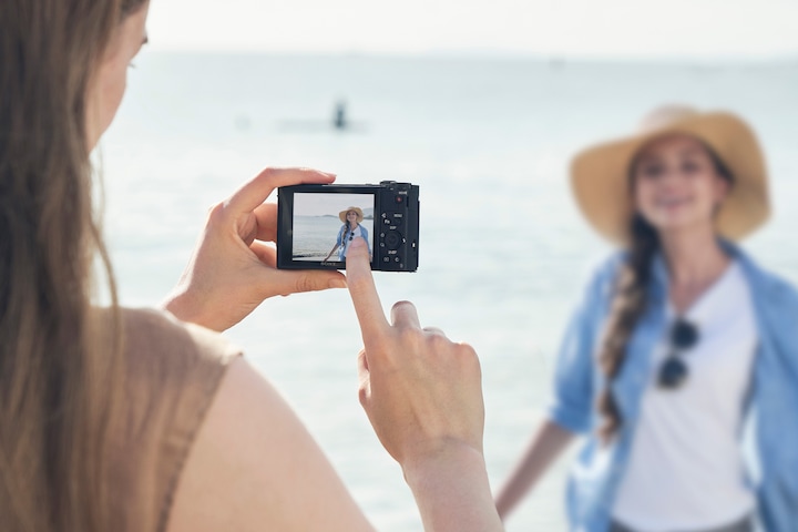 Produktbild Sony Cyber-Shot DSC-HX99 (24 - 720 mm, 18.20 Mpx, 1/2,3'')