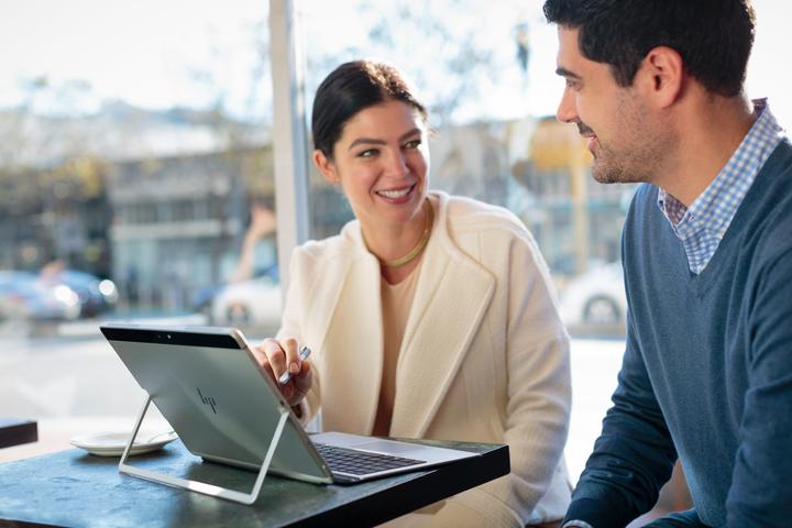 Actual product image HP Elite x2 1012 G2 - Tablet - with detachable keyboard - Core i5 7300U / 2.6 GHz - (12.30", 512 GB, 16 GB, Intel Core i5-7300U)