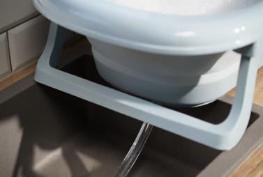 Produktbild Tega Baby Faltbare Babybadewanne mit Ablaufstopfen - Grau