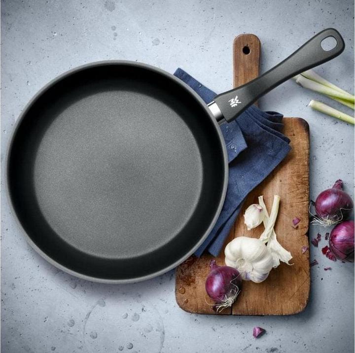 Actual product image WMF Devil (Frying pan, Stainless steel, 28 x 5.20 cm)