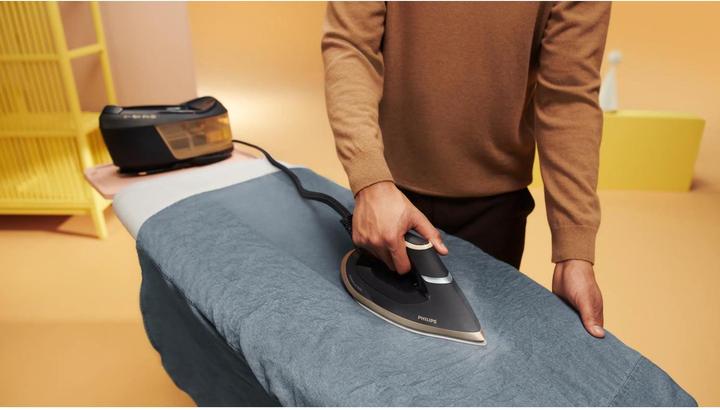 Actual product image Philips PerfectCare 6000 Series PSG6064/80 (2400 W, 600 g/min)