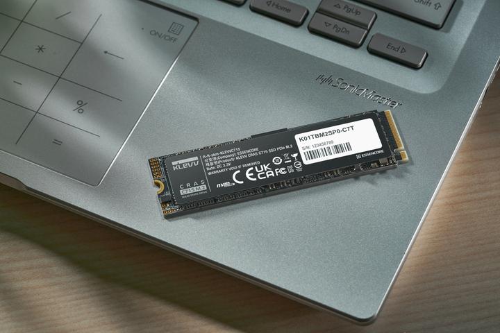 Immagine prodotto Klevv SSD C715 M.2 512GB PCIe Gen3x4 (512 GB, M.2 2280)