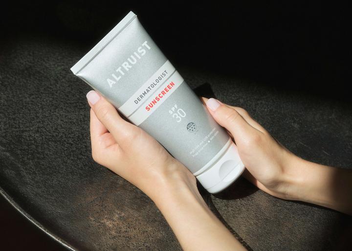 Immagine prodotto Altruist Dermatologist Sunscreen SPF 30 200ml Fragrance Free Non-Sticky (Crema solare, SPF 30, 200 ml)