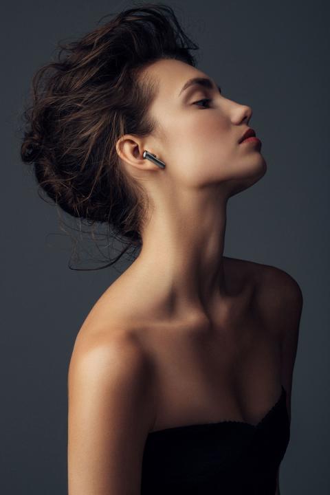 Immagine prodotto Cellularline Core Pro Auricolari Bluetooth con custodia di ricarica, display LED e funzione ENC (6 h, Senza fili)