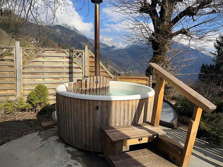 Actual product image Smartbox Ungewöhnliche Übernachtung im Wohnwagen mit privatem Whirlpool für 2 Personen in Waadt (2 Persons)