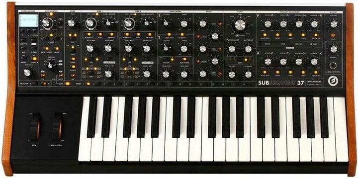 Moog Subsequent 37