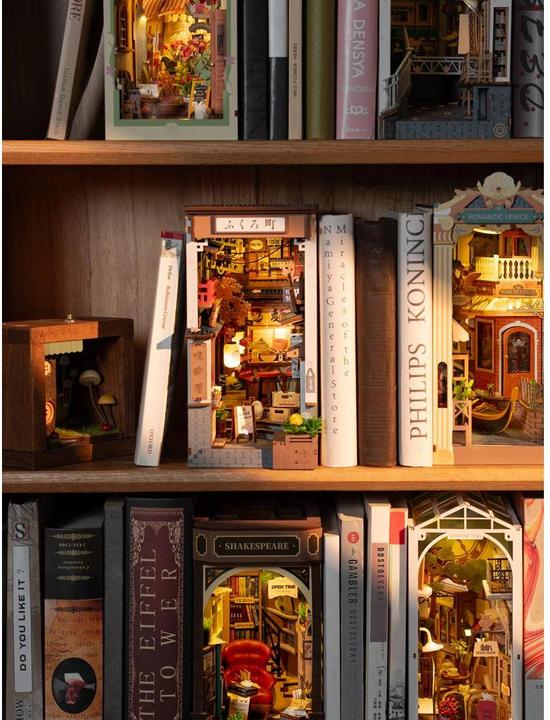 Produktbild Robotime Sakura's Weinstrasse, Modell Art: Book Nook