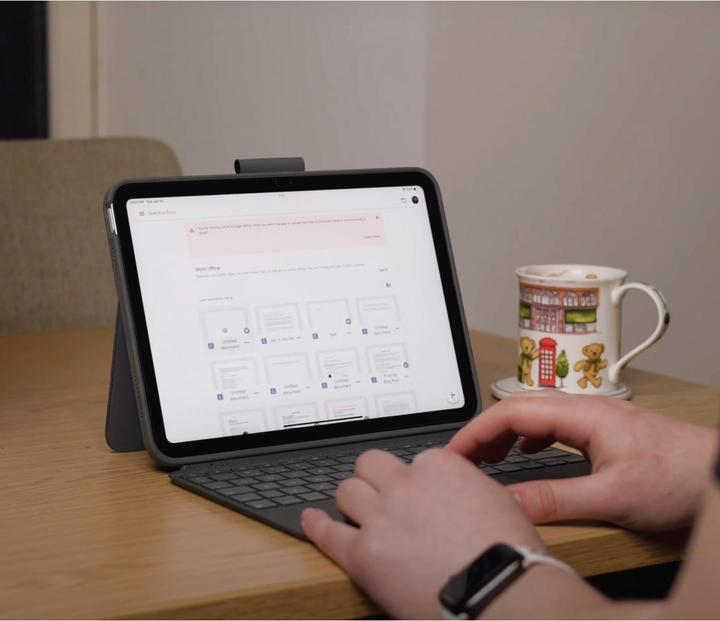 Immagine prodotto Logitech Combo Touch Per Ipad (10a Generazione) (CH, iPad 2022 (10a generazione), iPad 11)