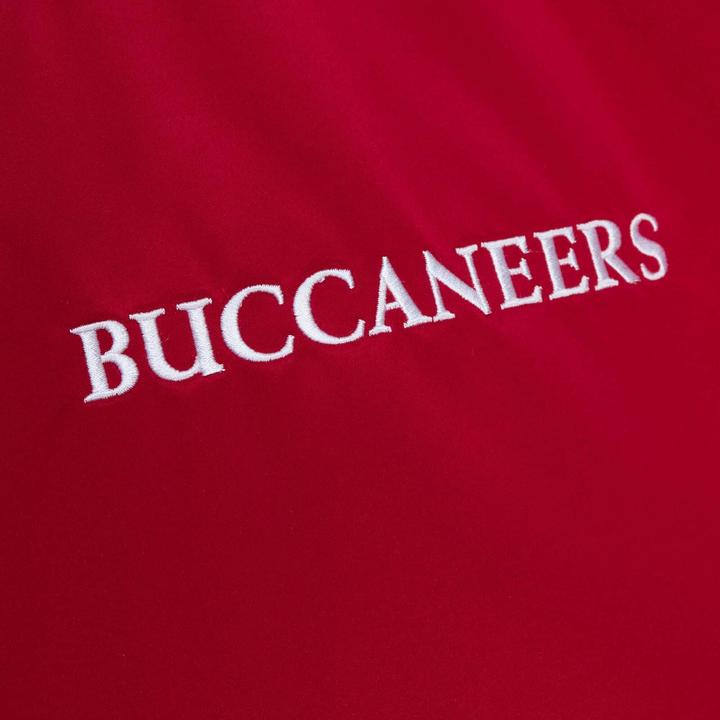Actual product image Mitchell & Ness M&N Heavyweight Satin Veste - NFL Tampa Bay Buccaneers (S)