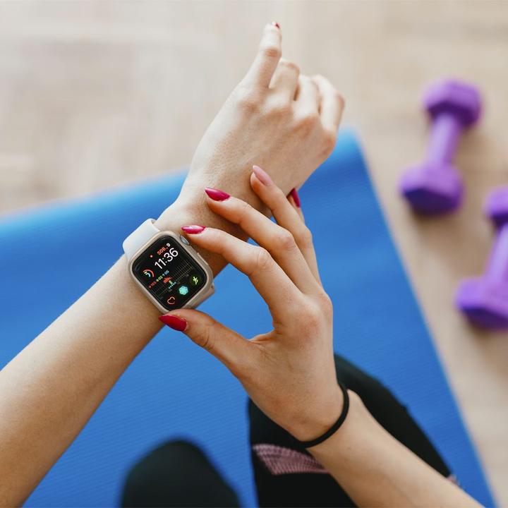 Image du produit Spigen Thin Fit Apple Watch 7/8 41mm starlight ACS04185