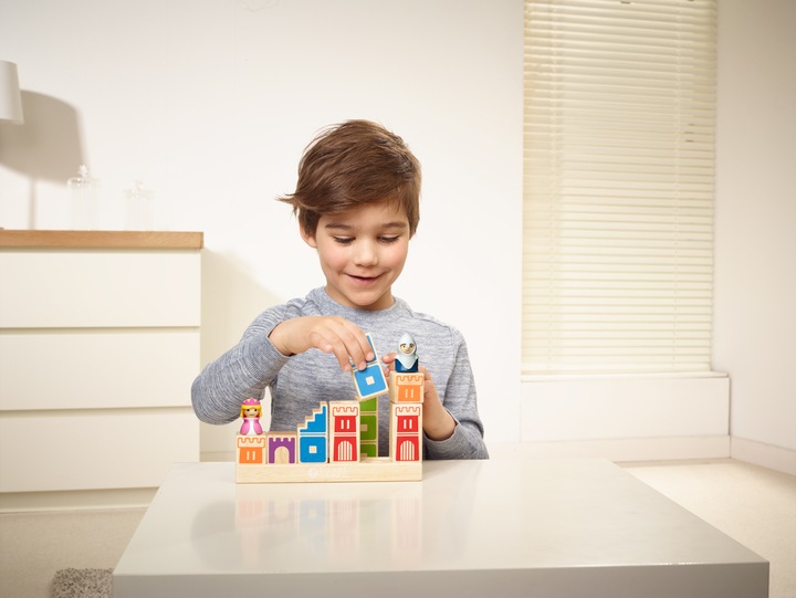 Actual product image Smart Games Camelot Jr. (German, French, Italian, English)