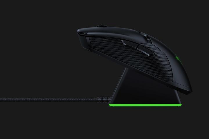Actual product image Razer Viper Ultimate with Dockingstation (Wireless)