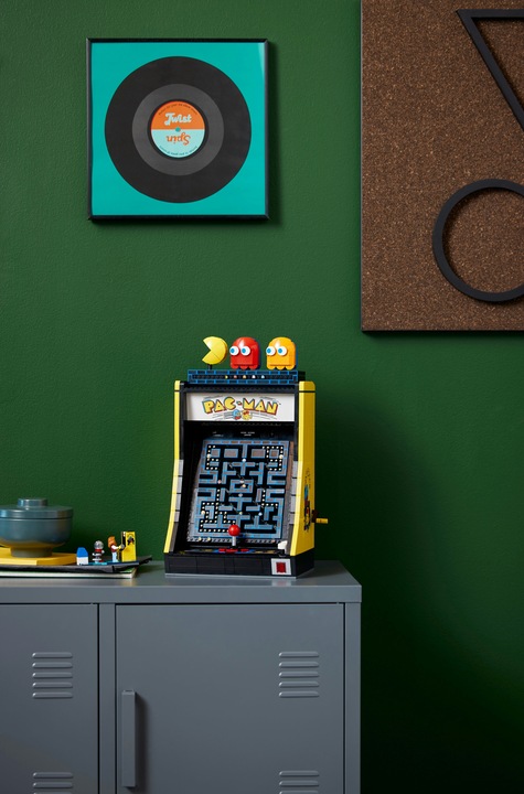 Actual product image LEGO PAC-MAN Arcade 10323 (10323, LEGO Icons, LEGO Rare Sets)
