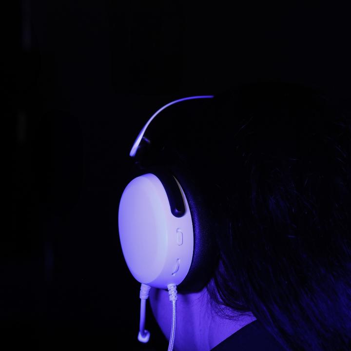 Image du produit Konix Kopfhörer mit Mikrofon Weiss (Filaire)