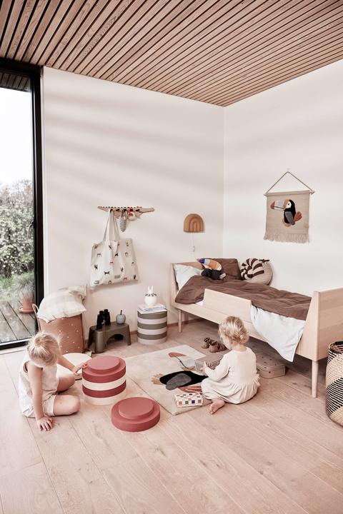 Produktbild OYOY Mini Schemel Rabbit Olivgrün