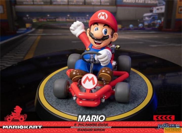 Actual product image First 4 Figures Mario Kart PVC Statue Mario - Standard Edition