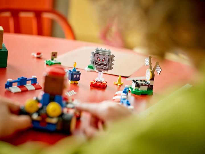 Produktbild LEGO Mario Kart – Interaktiver LEGO Mario & Standard-Kart (72043, LEGO Super Mario)