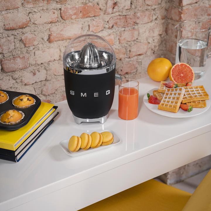 Actual product image Smeg CJF01BLMEU 50's Style