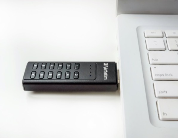 Actual product image Verbatim Keypad Secure (32 GB, USB-A, USB 3.1)