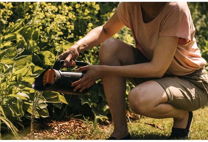 Actual product image Fiskars 1057076 Manual spreader