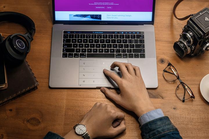 Actual product image Luckey Tech Nums touchpad number pad Macbook Pro 15"